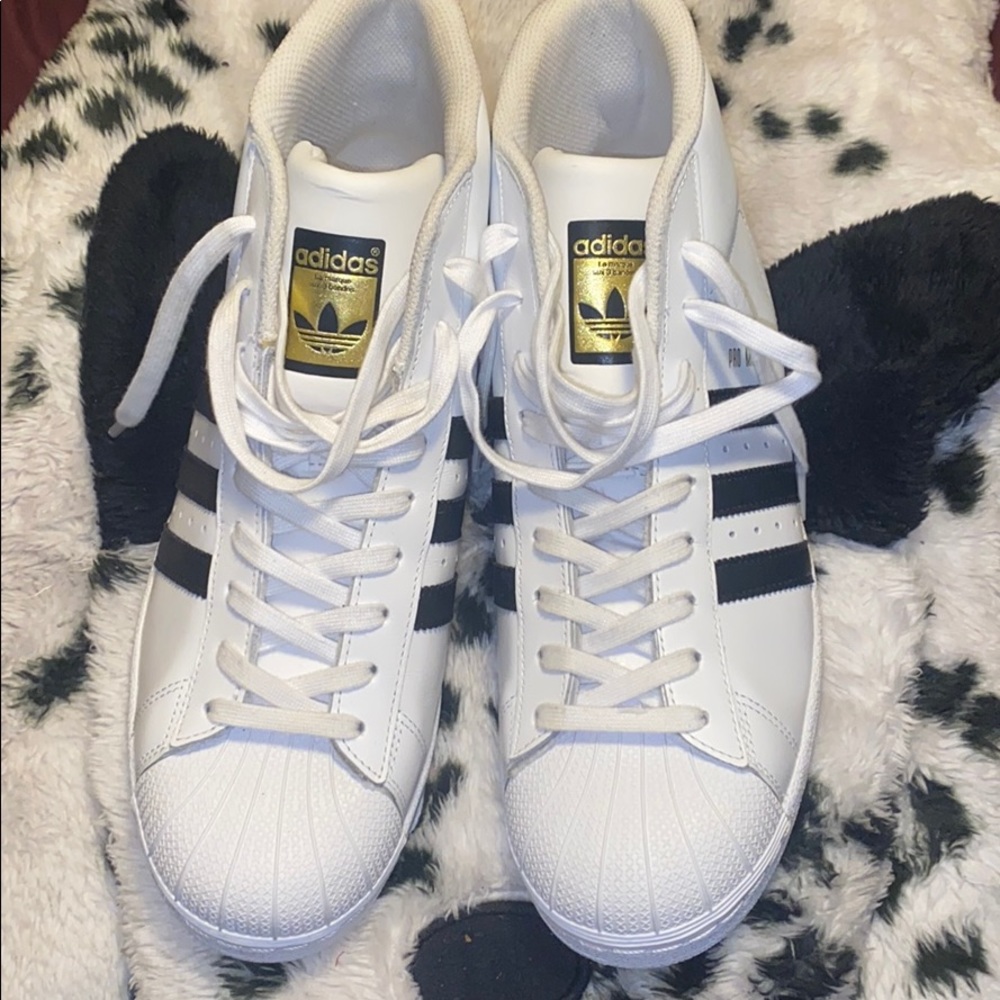 NEW Hi Top Men’s Adidas sneakers brand new